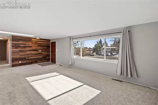 Colorado Springs, CO 80909,3718 Lander LN