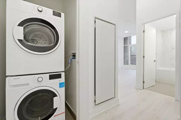 Toronto C14, ON M2N 4P9,36 Olive AVE #308