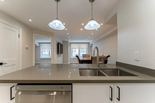 Toronto C02, ON M4V 3B9,1 Balmoral AVE #205