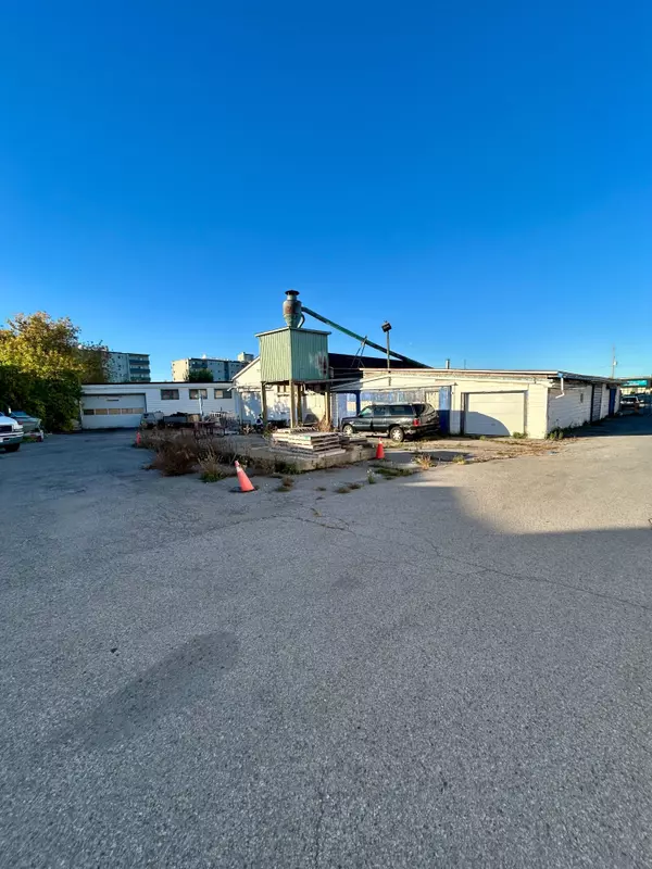 Oshawa, ON L1G 4X1,1279 Simcoe ST N