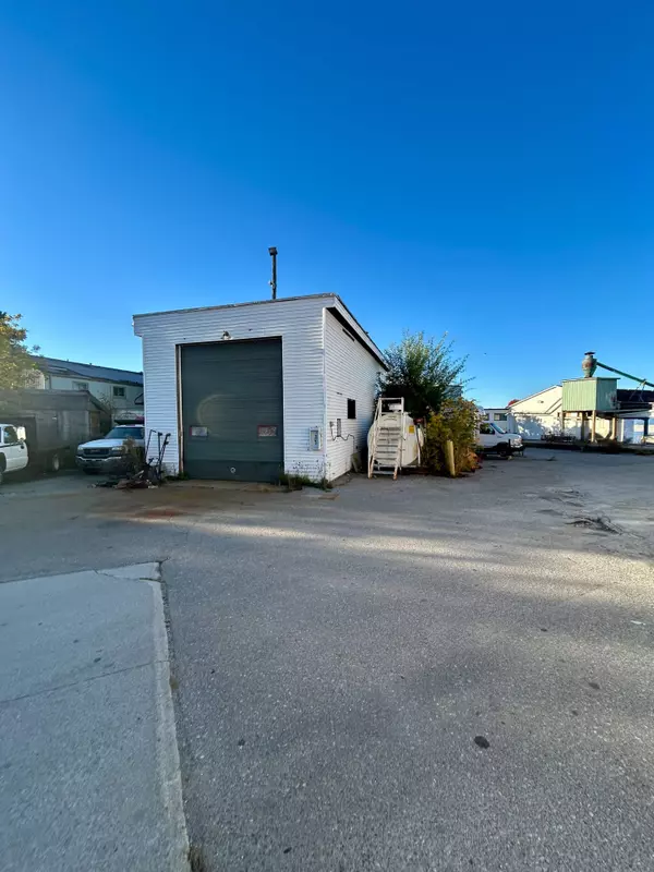 Oshawa, ON L1G 4X1,1279 Simcoe ST N