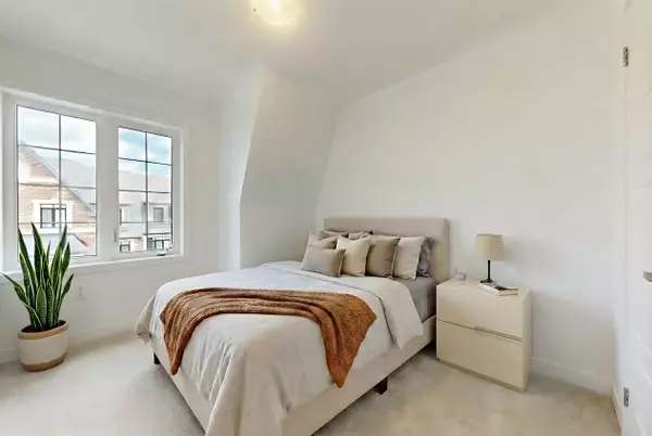 Whitby, ON L2N 0N9,26 Calloway WAY