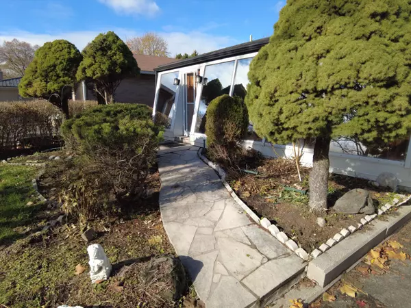 Toronto E09, ON M1E 4J7,76 Sealstone TER