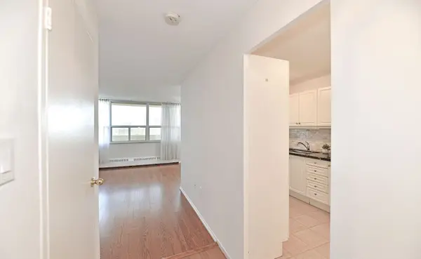 Toronto E05, ON M1T 3N8,270 Palmdale DR #1601