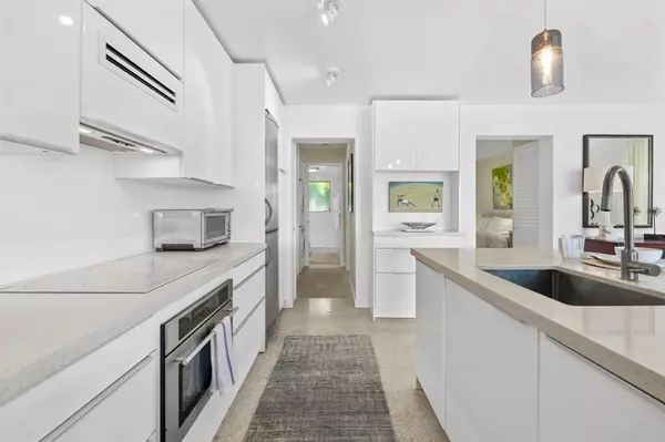 Fort Lauderdale, FL 33304,561 Bayshore Dr #5