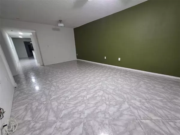 Davie, FL 33324,9470 Tangerine Pl #208