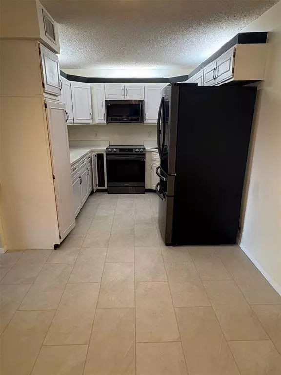 Delray Beach, FL 33446,13770 Oneida Dr #D2