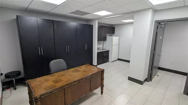 Plantation, FL 33317,320 S State Road 7 #300