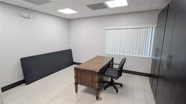 Plantation, FL 33317,320 S State Road 7 #300