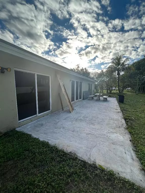 Miramar, FL 33025,9095 SW 20th St