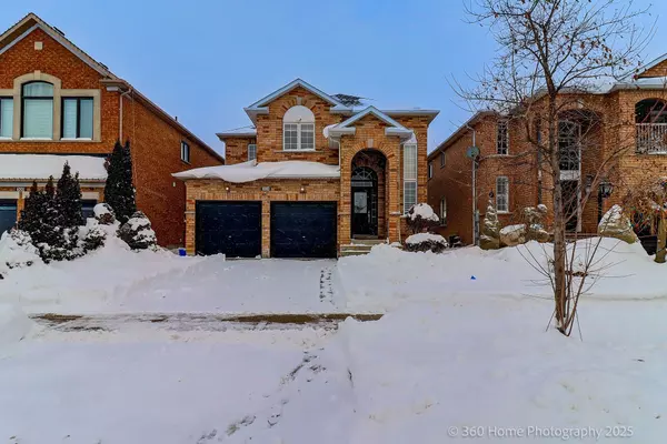 304 drummond DR #Upper, Vaughan, ON L6A 3C2