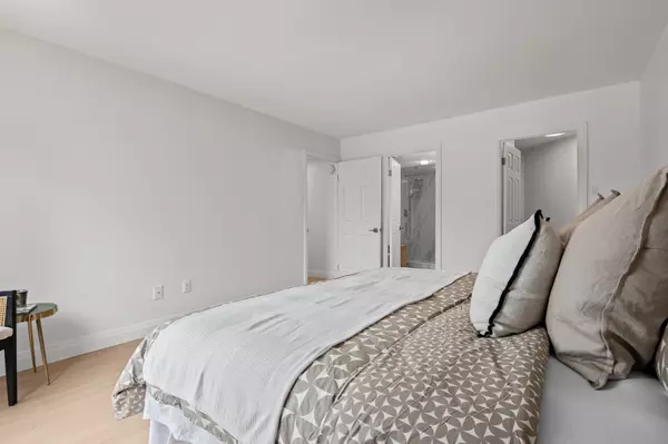 Mississauga, ON L5L 4M2,1700 The Collegeway N/A #312