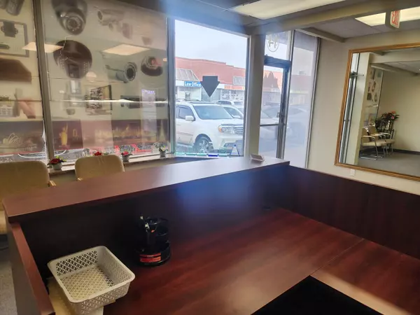 Brampton, ON L6T 5B9,7955 Torbram RD #14