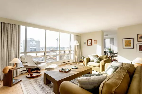 Oakville, ON L6L 5V2,2180 Marine DR #1401