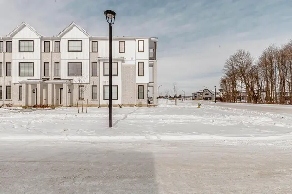 1781 Henrica AVE #2, London North, ON N6G 0Y2