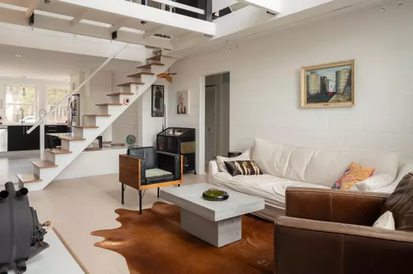 Port Colborne, ON L3K 2S2,25 Lakeshore RD W