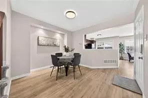 Cambridge, ON N3C 0A9,19 Blackbird CIR