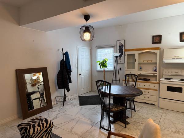 239 MAIN ST W #3, Port Colborne, ON L3K 3V7