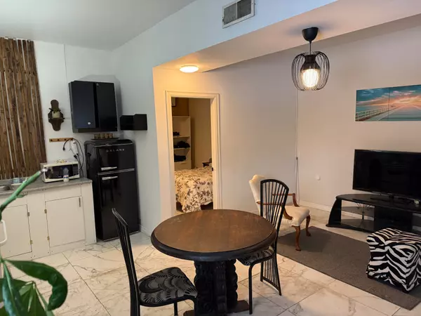 Port Colborne, ON L3K 3V7,239 MAIN ST W #3