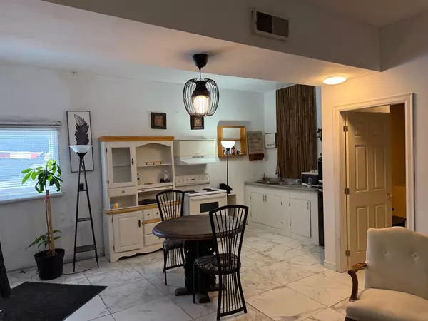 Port Colborne, ON L3K 3V7,239 MAIN ST W #3