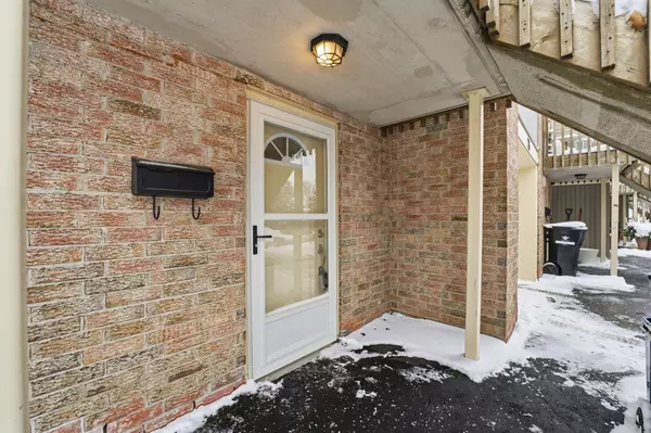 Kitchener, ON N2P 1G8,30 Green Valley DR