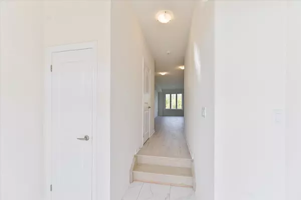 Kawartha Lakes, ON K9V 0T2,33 Hickey LN