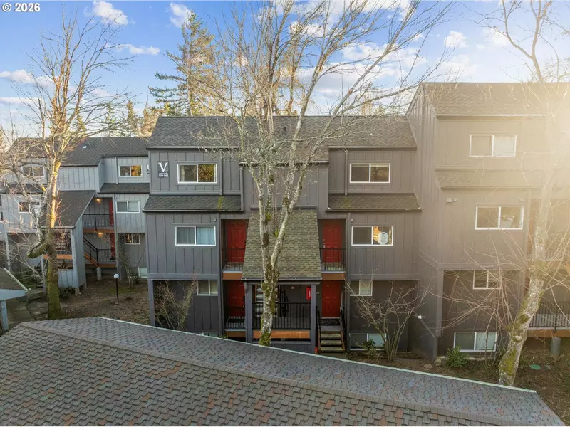 4 TOUCHSTONE CT ##140, Lake Oswego, OR 97035