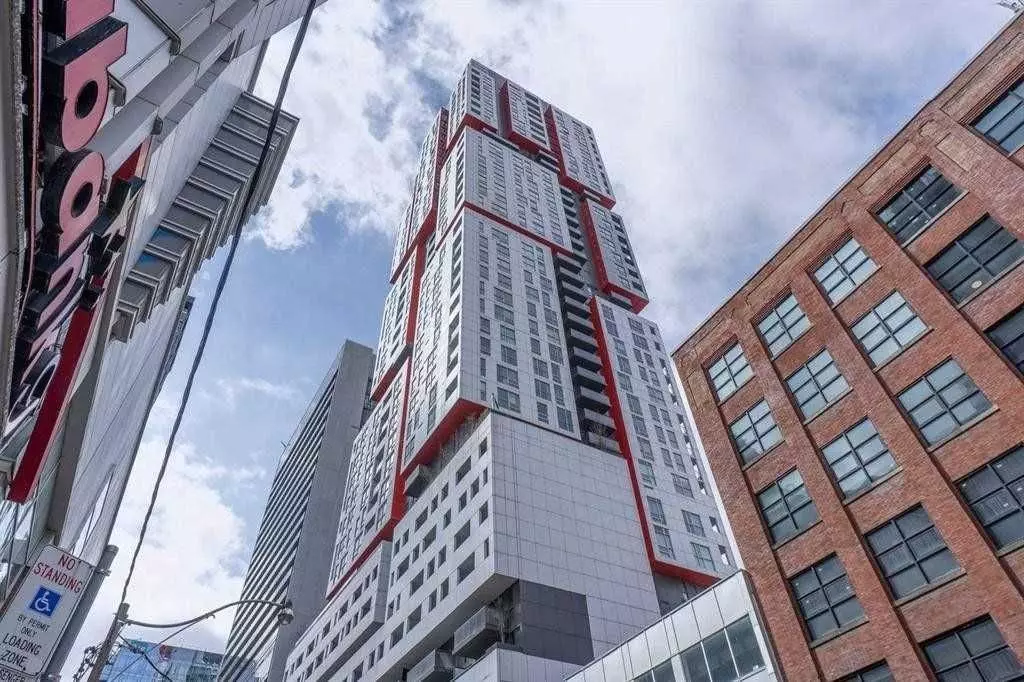 Toronto C01, ON M5V 0B4,318 Richmond ST W #914