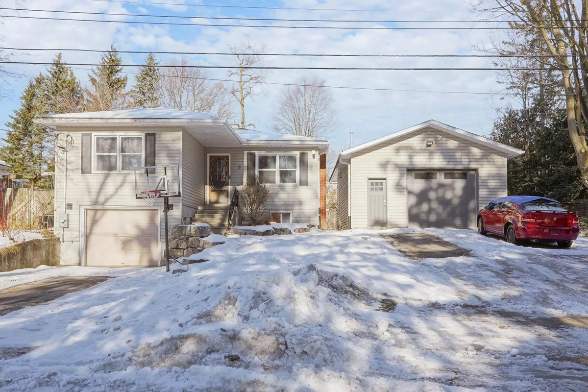 Whitchurch-stouffville, ON L4A 3G5,8 Victor DR