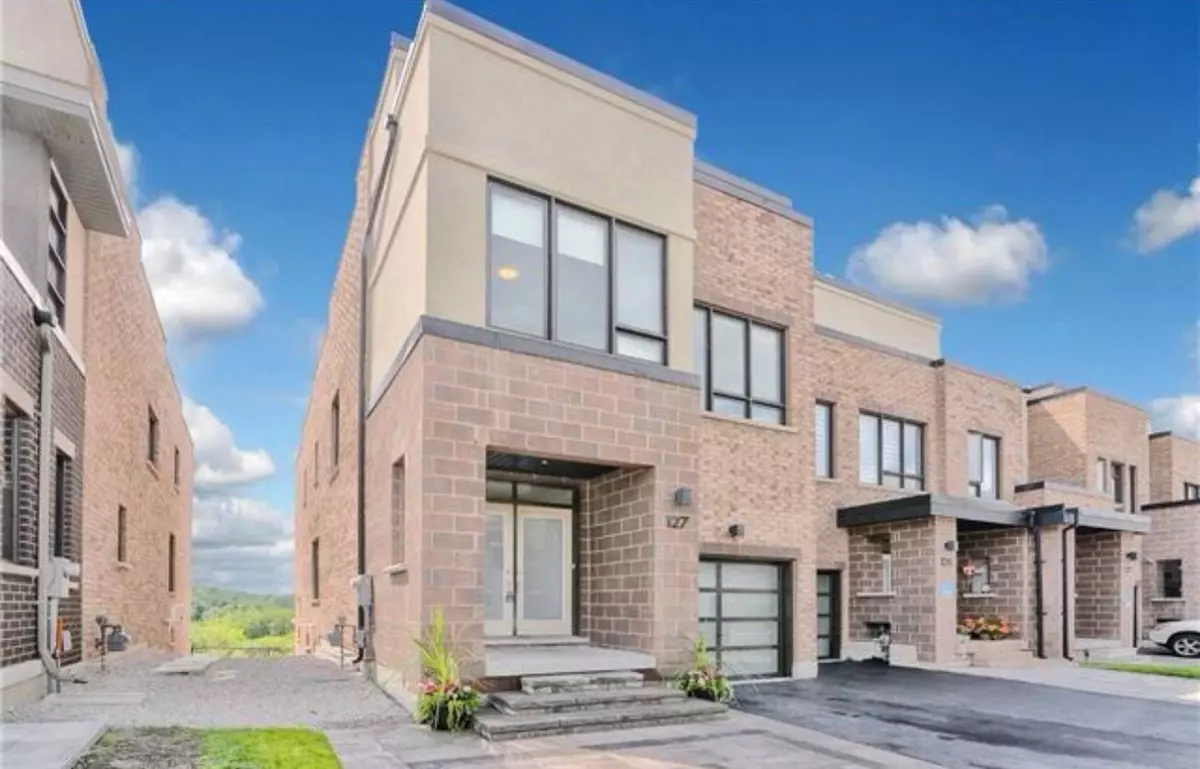 Richmond Hill, ON L4E 1C5,127 Anchusa DR #Lower