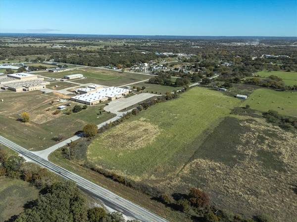 1022 Park Road, Chico, TX 76431