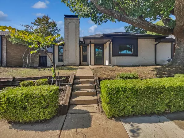 1232 Richland Oaks Drive, Richardson, TX 75081