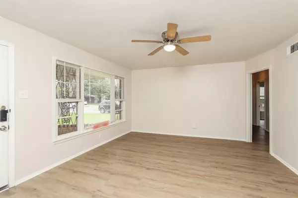 Dallas, TX 75217,1823 Houghton Road