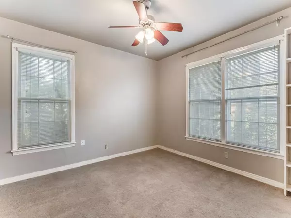 River Oaks, TX 76114,800 Thersa Drive