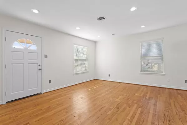 Dallas, TX 75228,10205 Casa View Drive