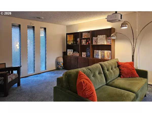 Eugene, OR 97405,4734 BROOKWOOD ST