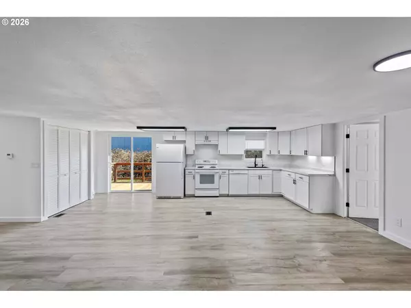 Coos Bay, OR 97420,63645 GRAND RD