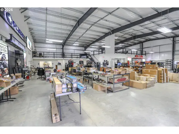 428 NE NEWTON CREEK DR, Roseburg, OR 97470