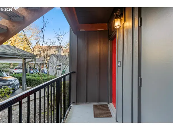 4 TOUCHSTONE CT ##140, Lake Oswego, OR 97035