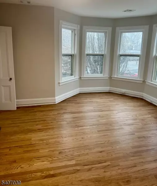 Westfield Town, NJ 07090,416 Boulevard