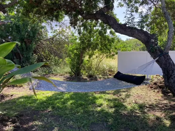 Naalehu, HI 96772,94-6312 MAUKA ST