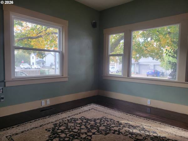 Canby, OR 97013,431 SW 3RD AVE