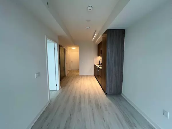 Toronto C10, ON M4P 1V7,110 Broadway AVE #2111S