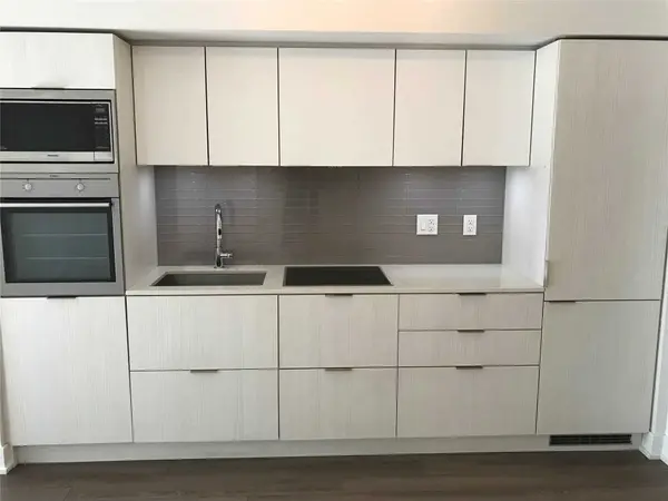 Toronto C01, ON M5V 0B4,318 Richmond ST W #914