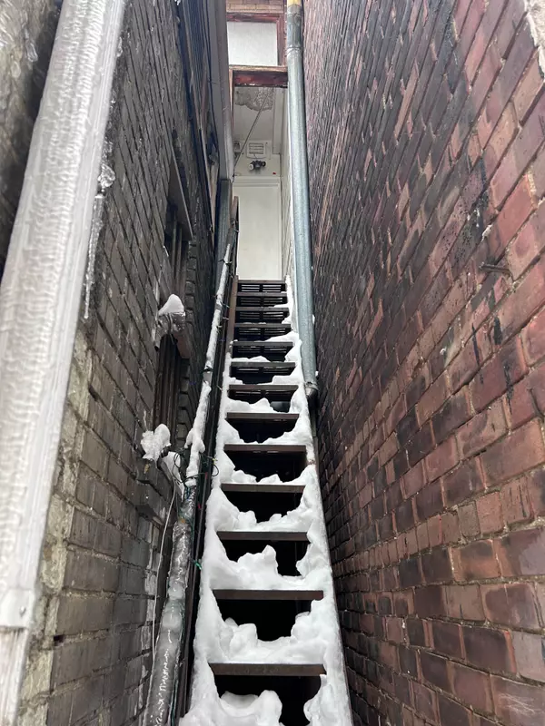 Toronto C09, ON M4T 1Y4,1395 Yonge ST #201