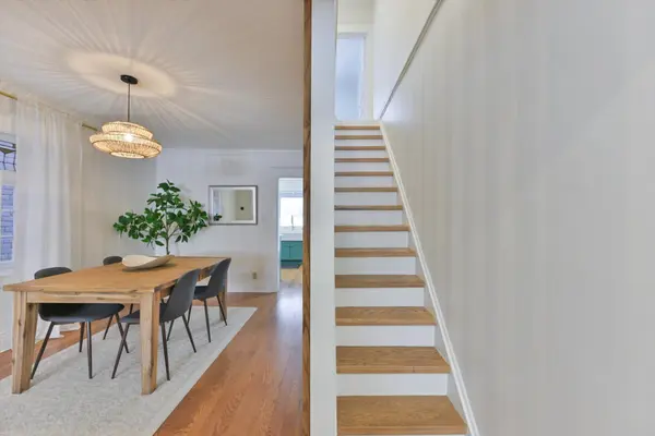 Toronto E03, ON M4J 4C2,925 Greenwood AVE