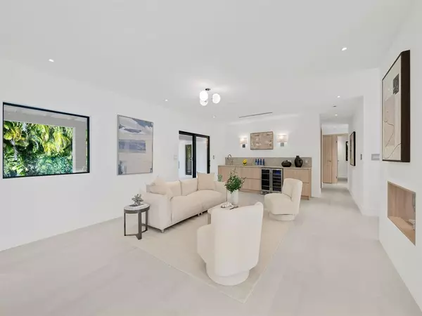 Pinecrest, FL 33156,7125 SW 119th St