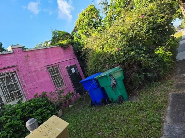 Miami, FL 33127,660 NW 43rd St