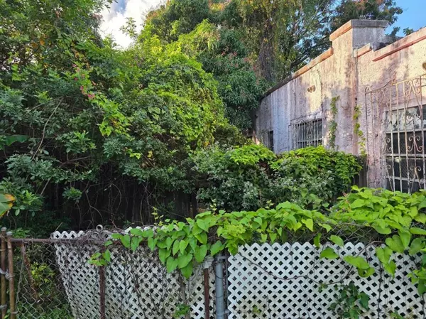 Miami, FL 33127,660 NW 43rd St