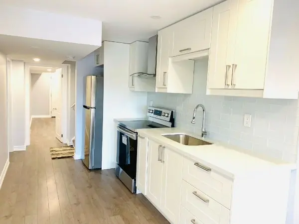 Richmond Hill, ON L4E 1C5,127 Anchusa DR #Lower